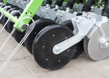 wheels for setting the drill depth